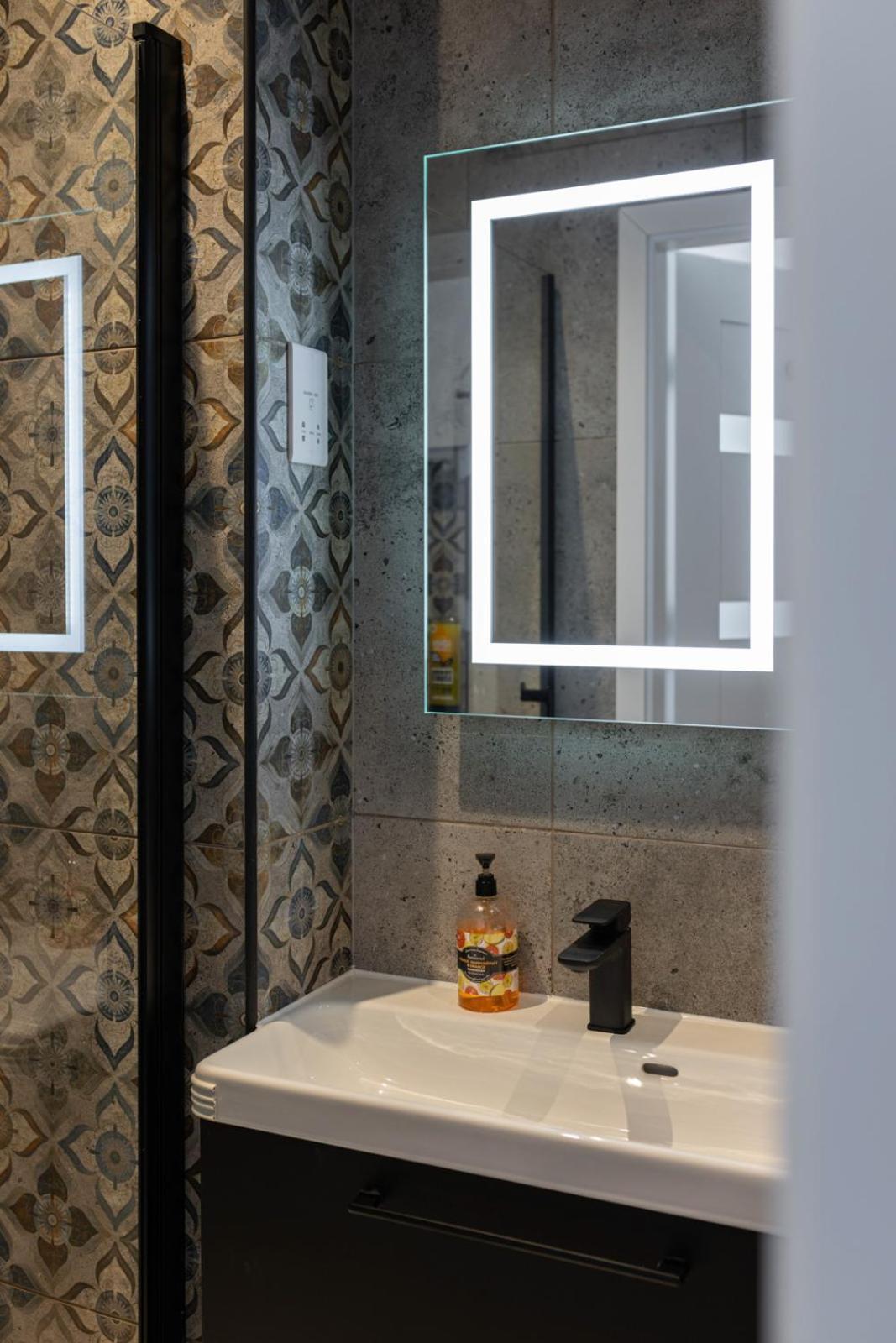 Flatzy - 16 Guests 4 En-Suite Central Apartment A ليفربول المظهر الخارجي الصورة